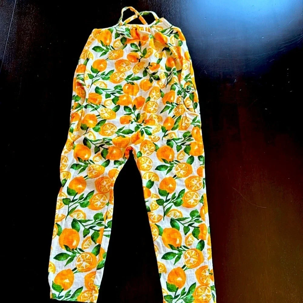 Old navy romper with lemon print size 4T